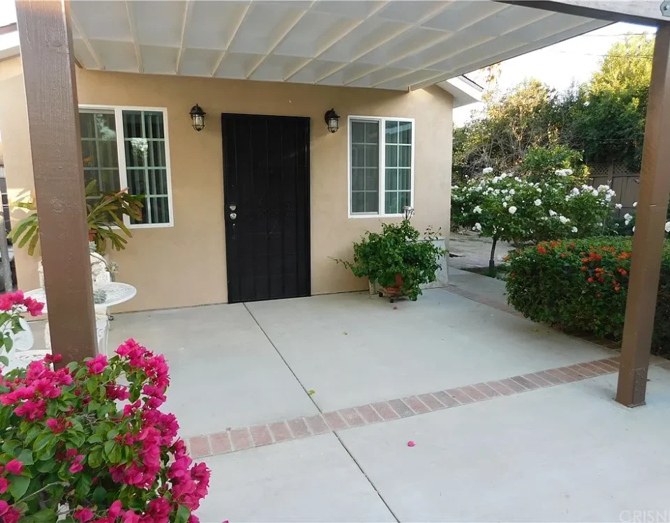 5554 Strohm Ave, North Hollywood, CA 91601